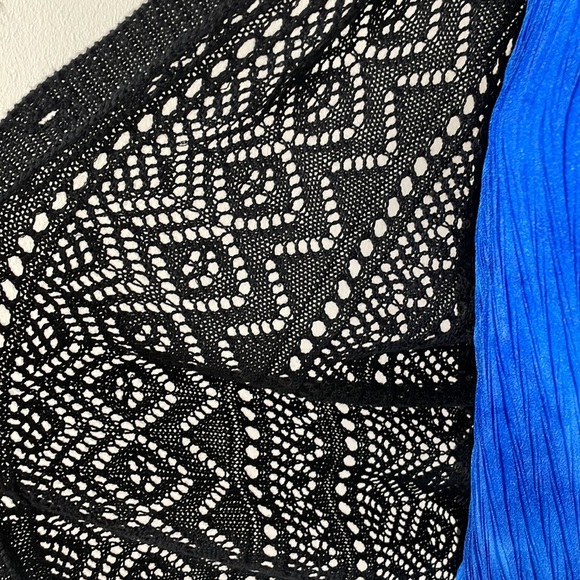 Black Cardigan Size Medium - Picture 3 of 4